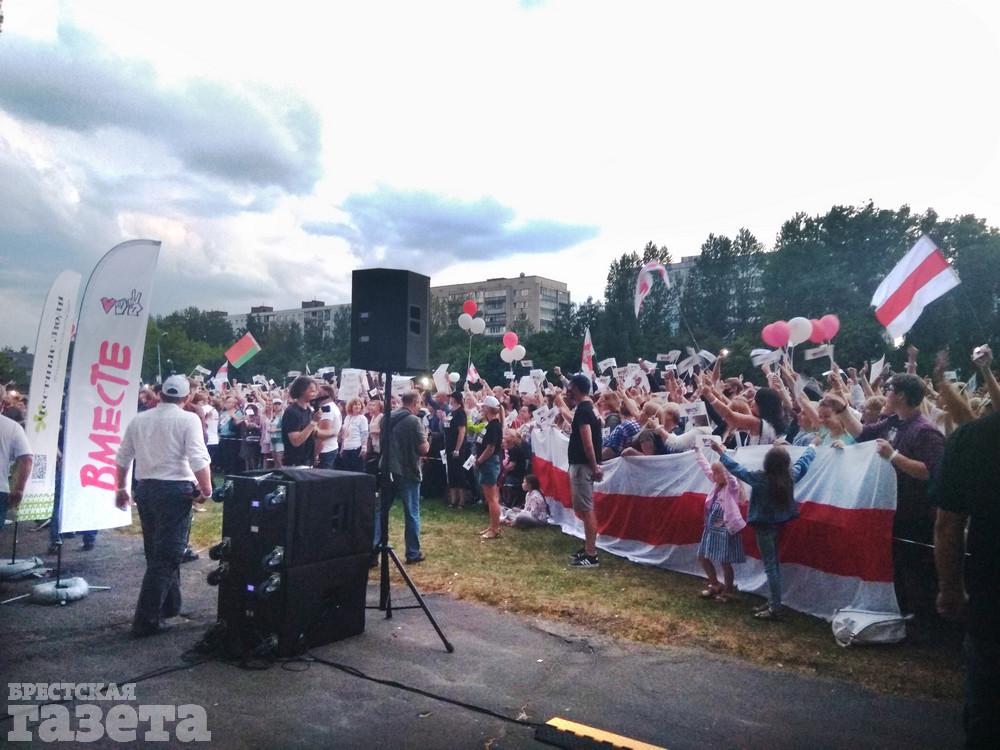 Митинг Светланы Тихановской в Бобруйске, 25 июля. Фото: Наталья САДОВСКАЯ, "Брестская газета"