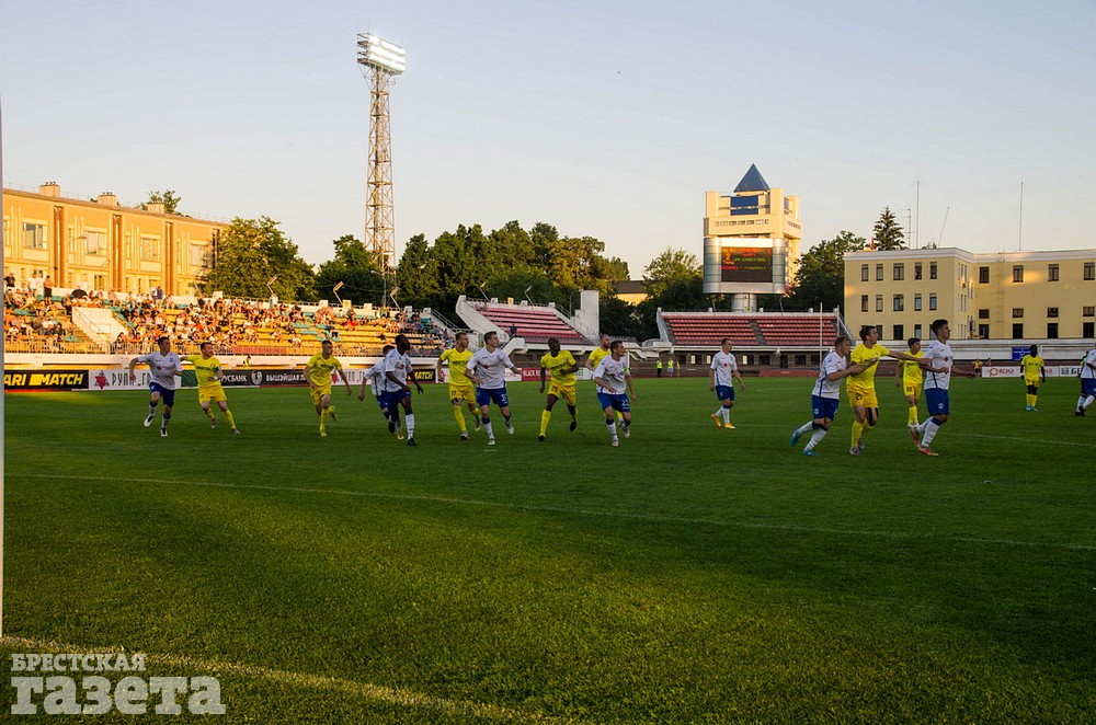 Динамо-Брест, Сморгонь, чемпионат Беларуси, футбол, Брест