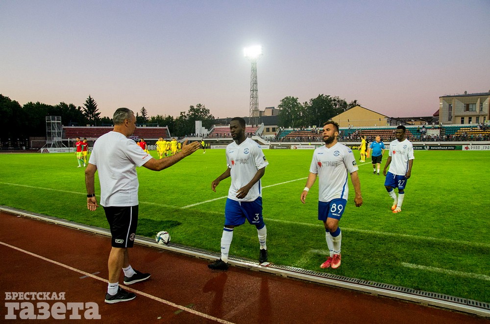 Динамо-Брест, Сморгонь, чемпионат Беларуси, футбол, Брест