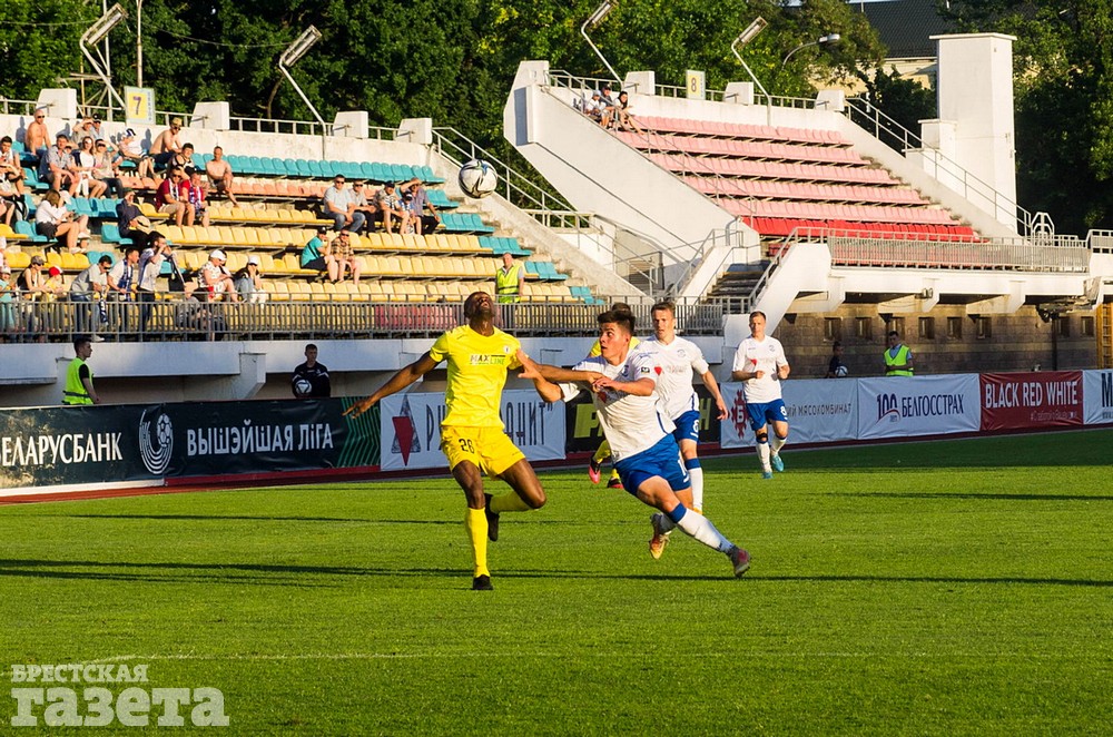 Динамо-Брест, Сморгонь, чемпионат Беларуси, футбол, Брест