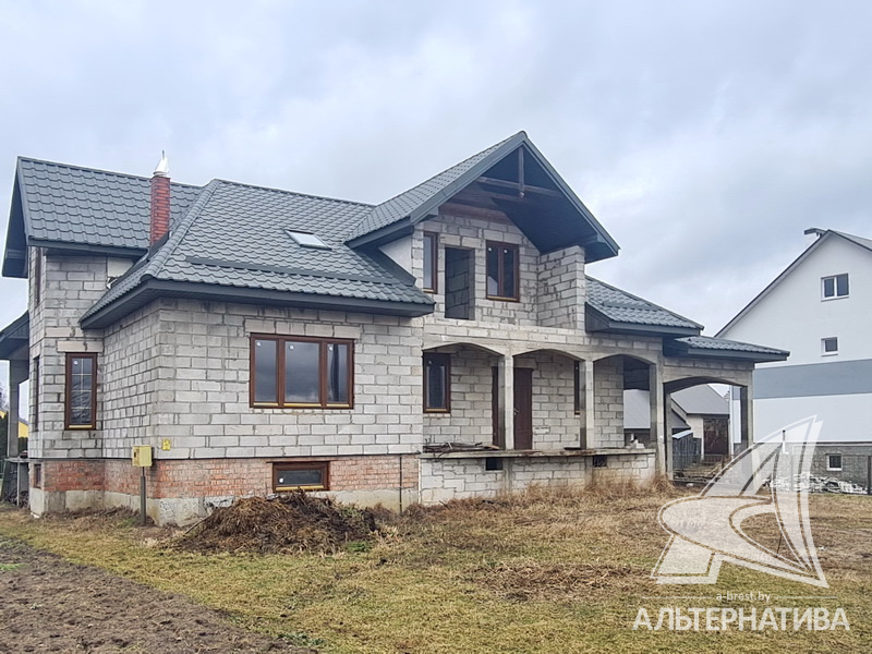 Коробка под дом с арками за $97 000.