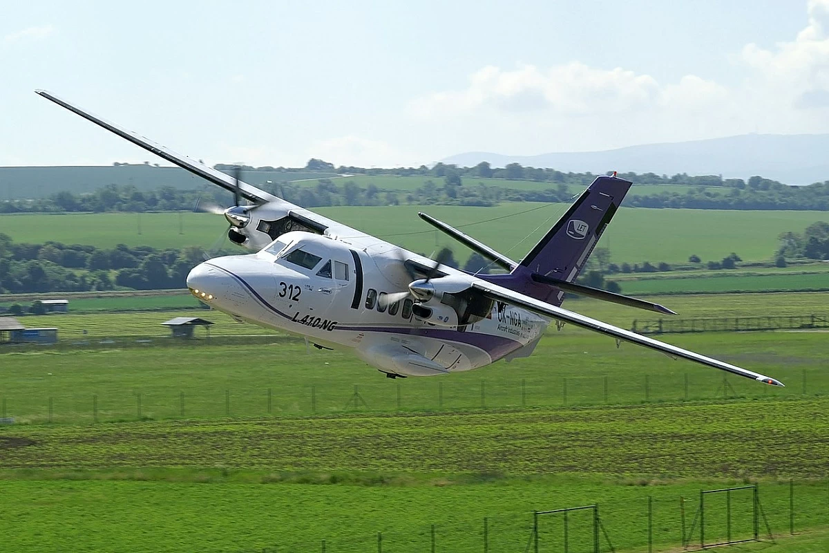 Модель самолета не называется, однако характеристики совпадают с L-410, который производит Уральский завод гражданской авиации. Фото: smartpress.by.