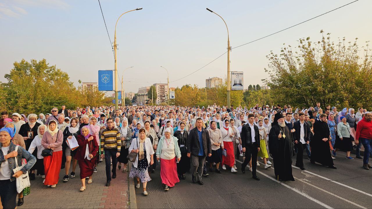 Крестный ход в честь 345-летия со дня обретения мощей преподобномученика Афанасия Брестского в Бресте 18 сентября 2024 года. Фото: «Любимый Брест».