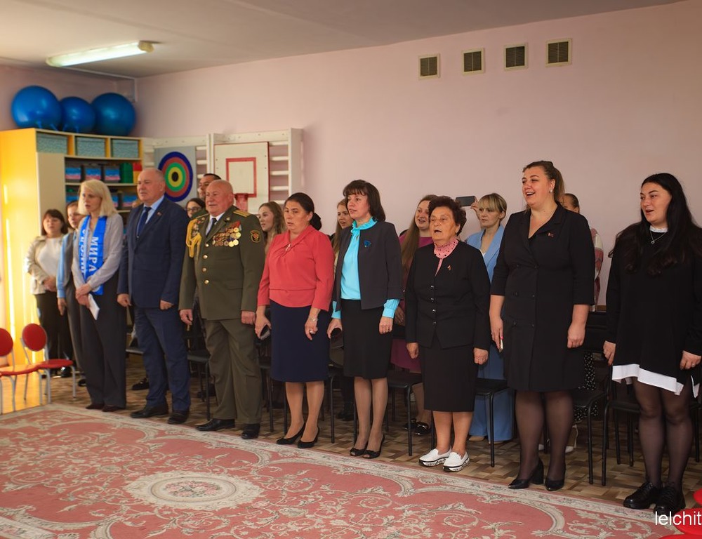 малышей сделали "патриотами"