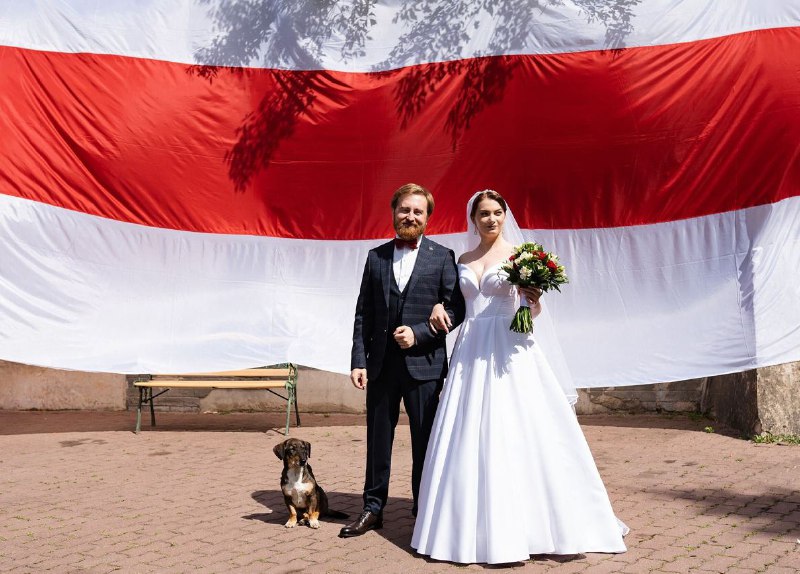 Дмітрый Фурманаў і Вольга Каракіна на вяселлі. Фота: Радыё Свабода