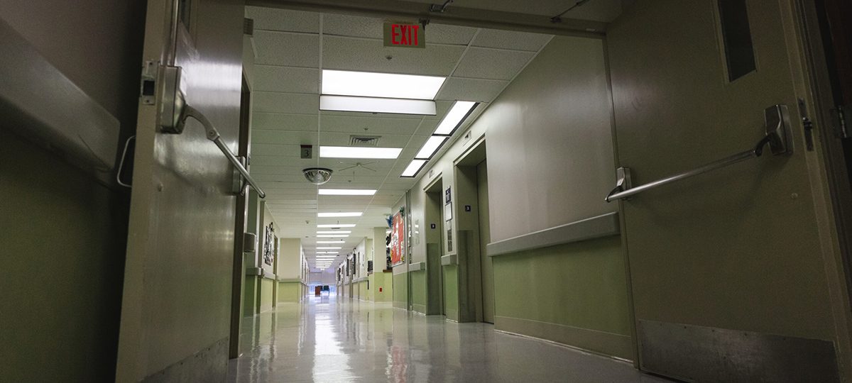 пустая поликлиника пустая больница