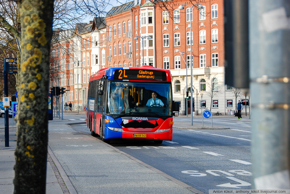 Городской автобус в одном из городов в Дании.