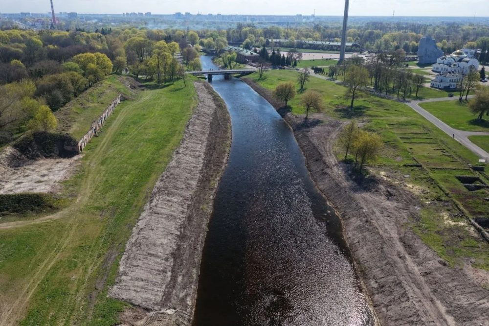 Обводной канал Брестской крепости после расчистки. Фото: Брестский горисполком