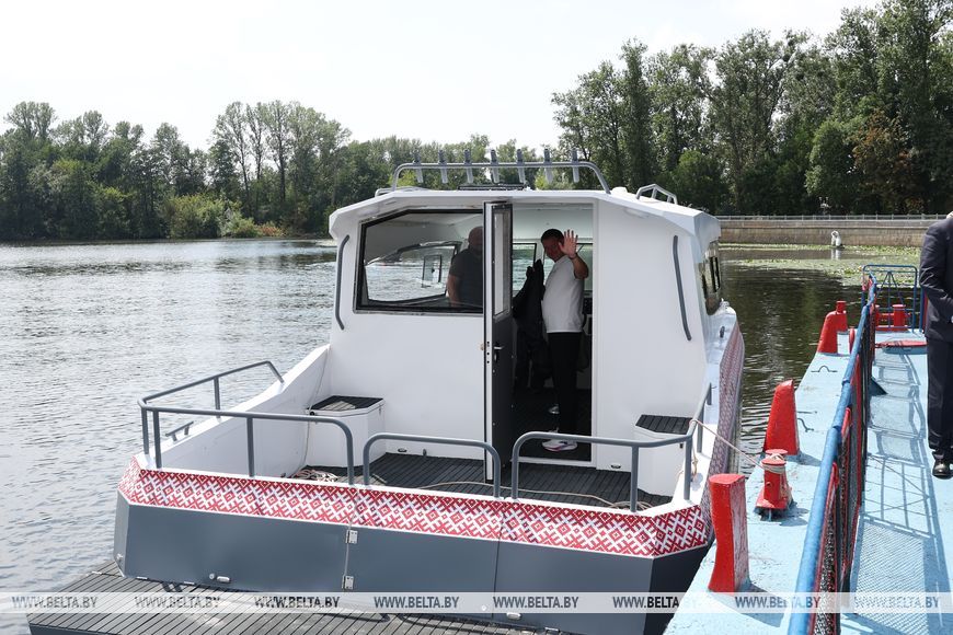 Первый прогулочный катер в Беларуси