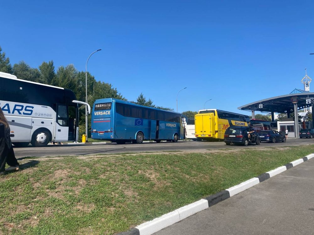 Очередь на въезд в пункт пропуска «Брест» со стороны Польши 9 августа 2026 года. Фото из приграничного чата