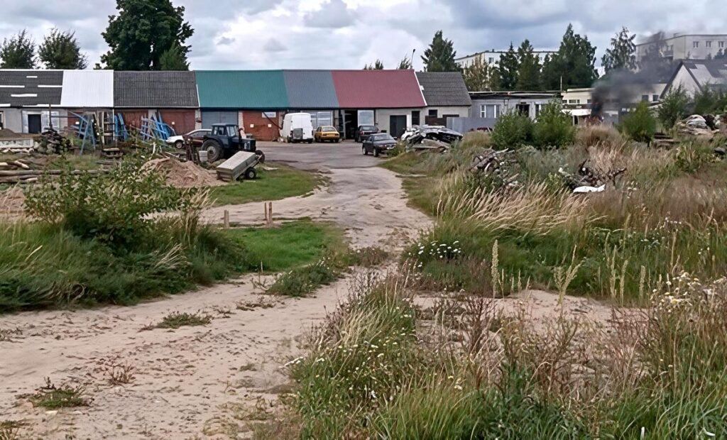 Заброшенная территория в Мяделе